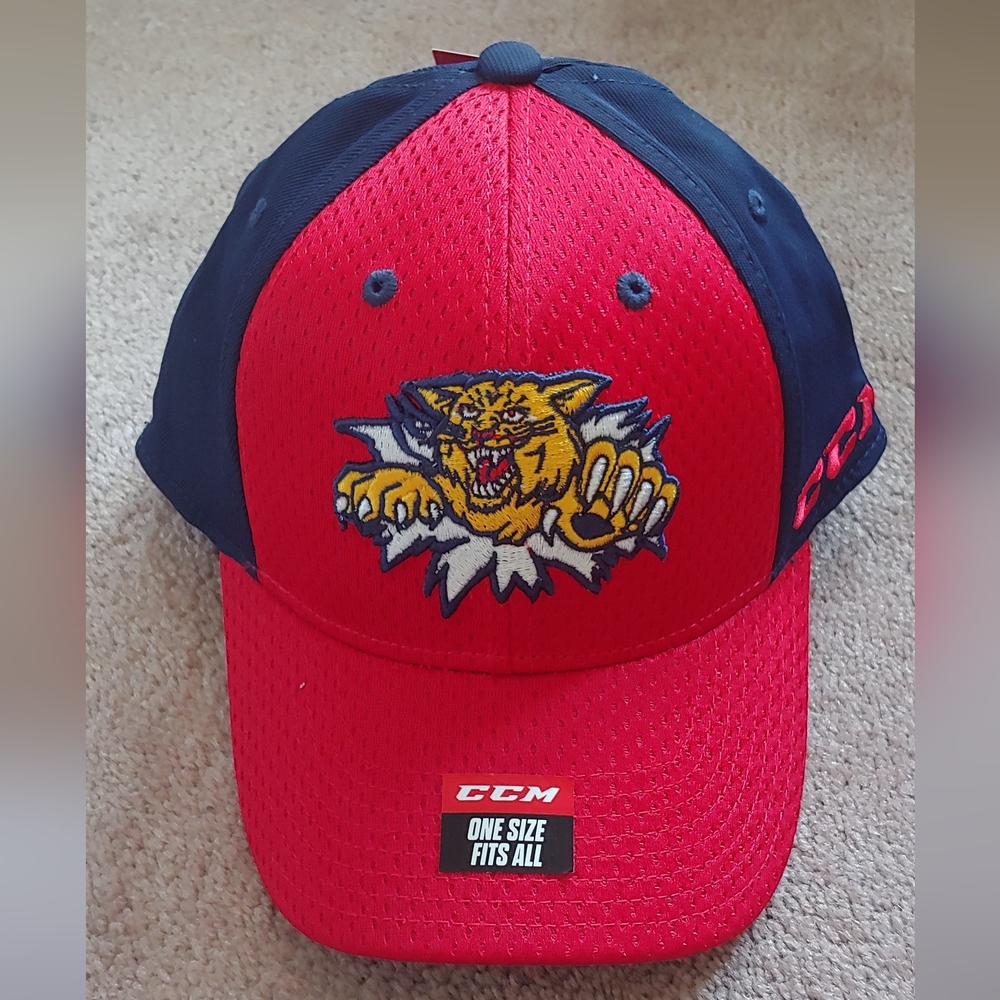 NWT CCM Hockey Hat